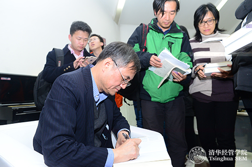 錢老師簽名贈書.jpg
