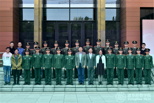 到場師生和武警官兵合影_meitu_5.jpg