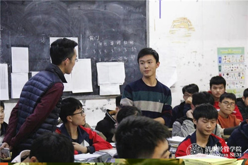 支隊在于都二中開展“青苗計劃”活動.jpg
